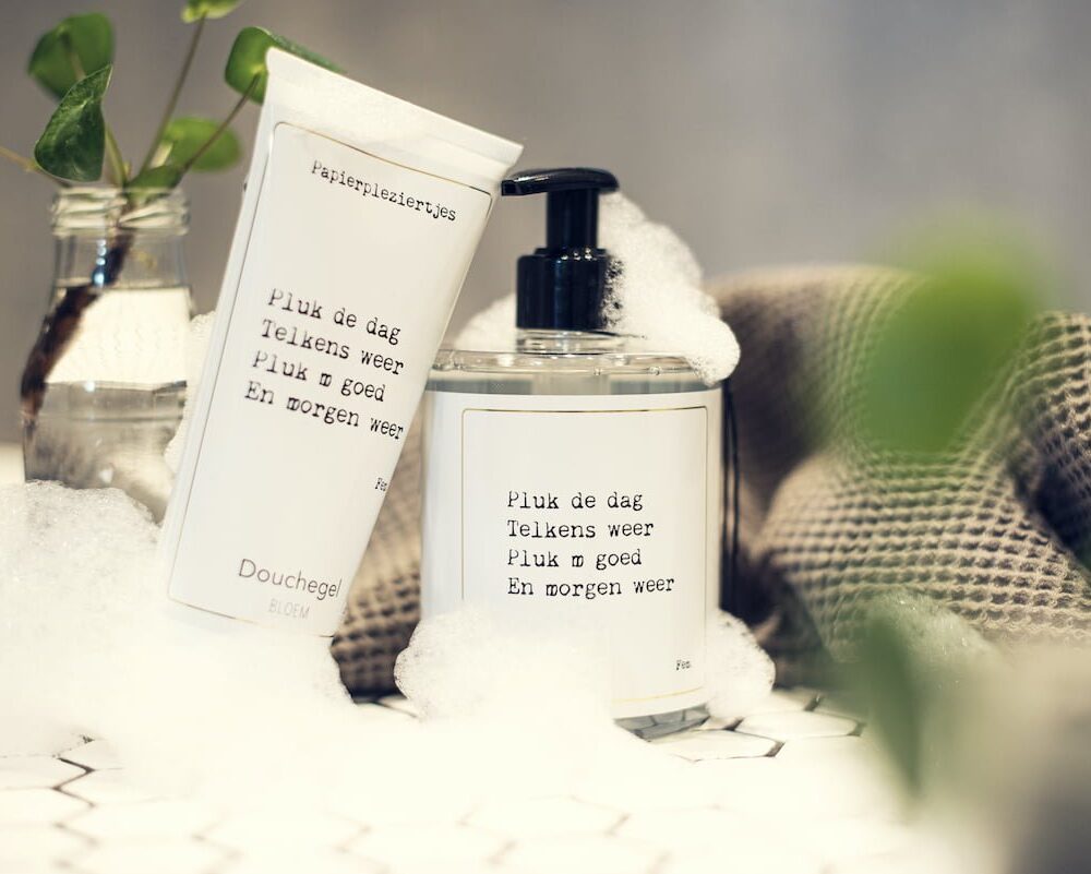 Alternative view of Douchegel met veschillende teksten