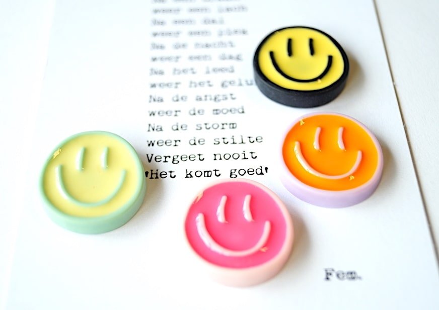 Alternative view of Kaart met Smiley pin - 50 jaar Sarah